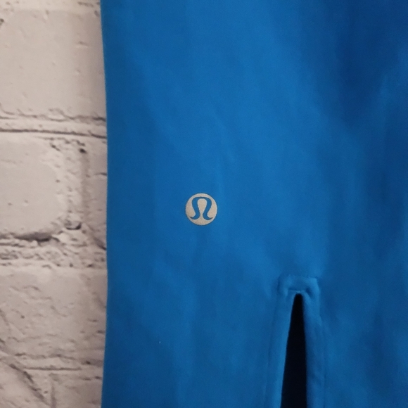 Lululemon Gather & Crow Crop - Picture 10 of 12